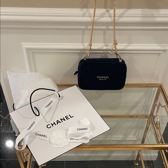 Chanel Tweed Navy Cosmetics Bag with Charm Gold Chain - Picture 6 of 15